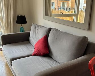 Modern and Cozy 2 bed Apartment - in the Heart of Brixton - Londres - Sala de estar
