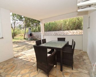 Apartment Marija - קולאן - פטיו
