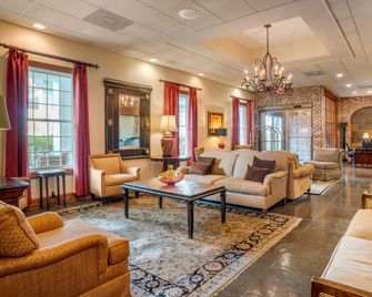 Clarion Inn Conference Center - Gonzales - Lobby