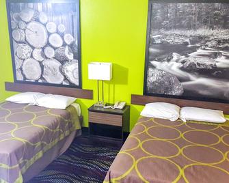 Super 8 by Wyndham Richmond/Broad Street - Richmond - Bedroom