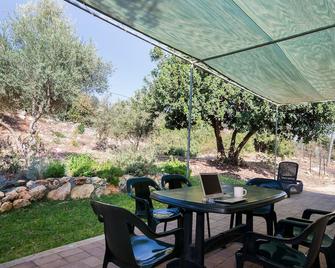 Kibbutz Inbar Country Lodging - Amirim - Patio