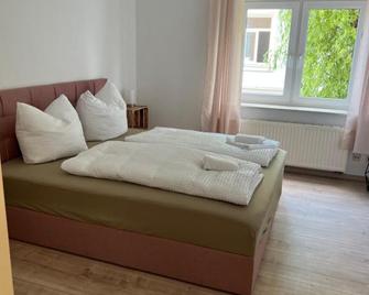 Apartmenthaus Rankestraße 4 - Dresden - Soveværelse