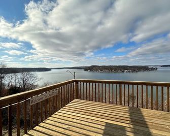 Cabin No. 5 @ The Old Swiss Village - Lake View! - Osage Beach - Balcony