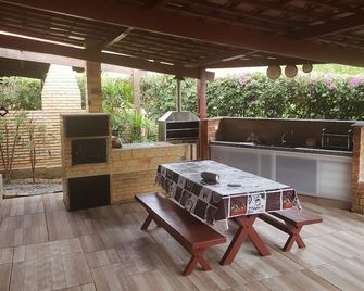 Beautiful chalet for rent in a tie - Gravatá - Patio