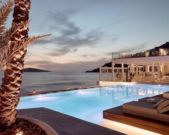 Kantouni Beach Boutique Hotel - Panormos - Pool