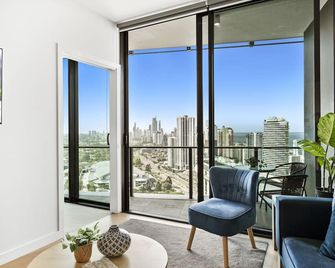 2 Bedroom 1 Bathroom Private Apartments At Casino - Paid Parking Only - Broadbeach - Balcon