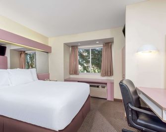 Knights Inn & Suites Allentown - אלנטאון - חדר שינה