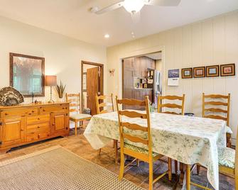 Quiet Home with Garden about 7 Mi to Patagonia Lake! - Patagonia - Comedor