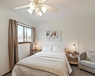 Cozy Northern Den: Centrally Located 2br+1.5ba - Anchorage