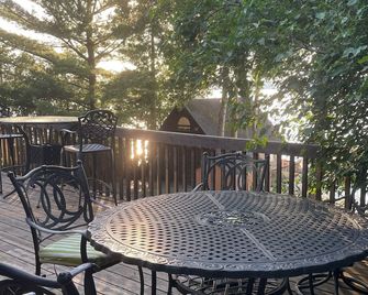 Cottage on the Lake - Port McNicoll - Restaurant