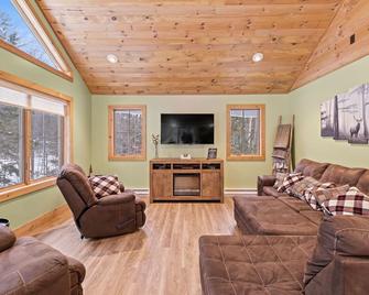 Adk/Camp Teaggie/Lake & Trail Access/Walk To Inlet/Near Old Forge/Water Safari - Inlet - Sala de estar