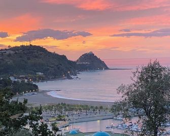 La Casa del Nespolo - Exclusive Country Suites - Seaview Pool & Self Check-in - Capo d'Orlando - Вигляд зовні