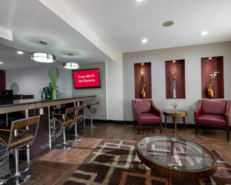 Red Roof Inn Raleigh North-Crabtree Mall/PNC Arena - Raleigh - Area lounge