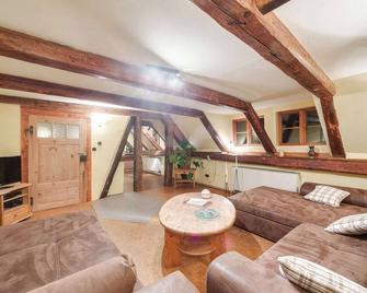 Historic Farmhouse In Hohnebostel With Garden Near Lake - Langlingen - Sala de estar