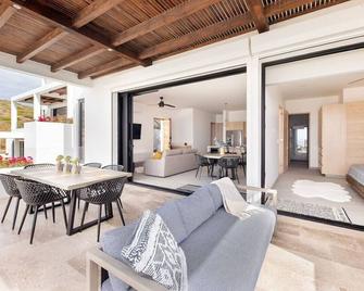 Luxury Seafront Residence in Boutique Development - El Pescadero - Living room