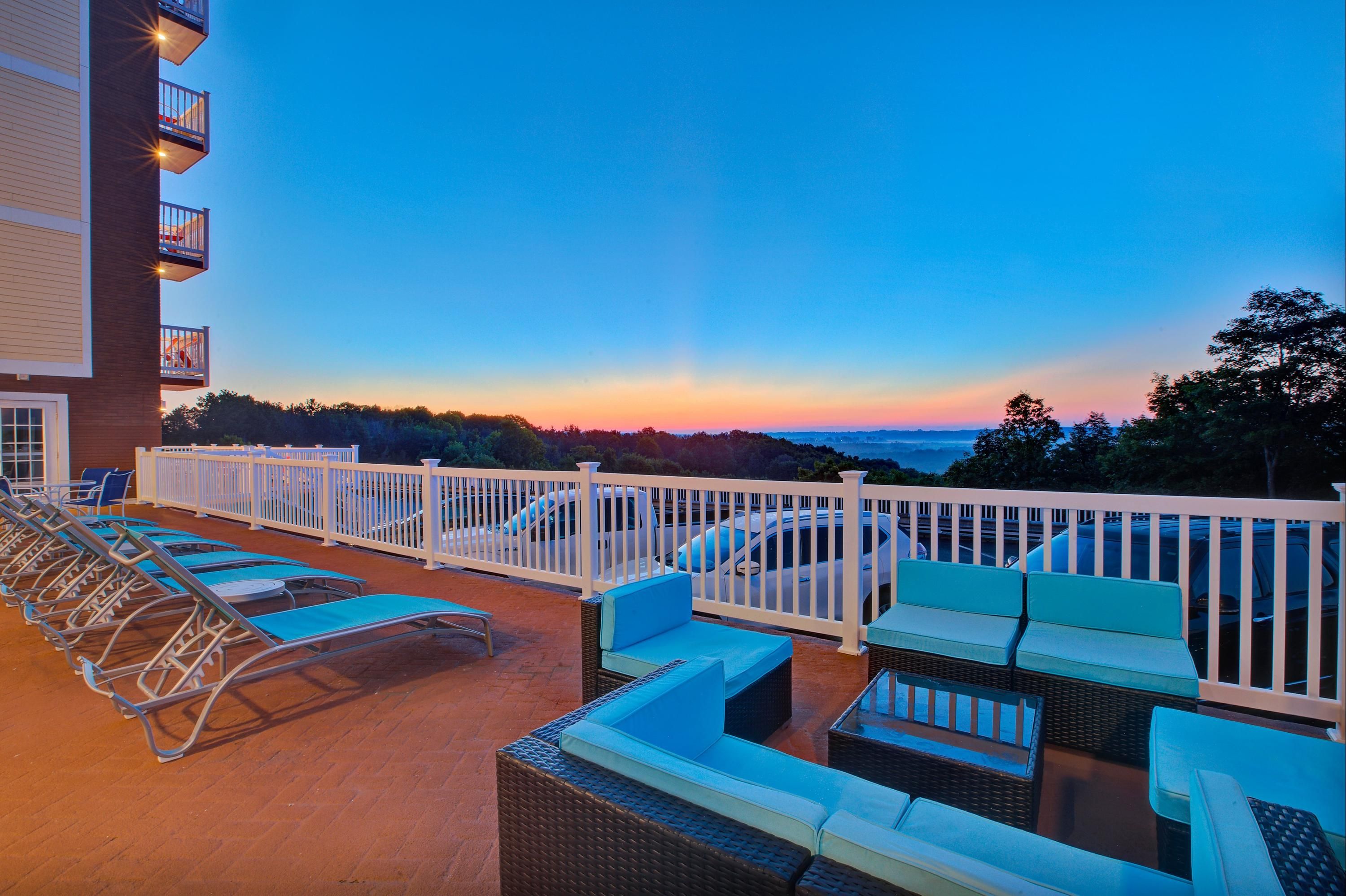 Holiday Inn Express & Suites Petoskey By IHG - Petoskey - Balkon