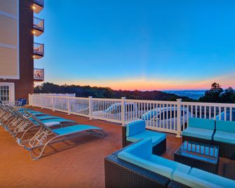 Holiday Inn Express & Suites Petoskey By IHG - Petoskey - Balkon
