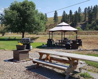 Countryside Inn - Princeton - Патіо