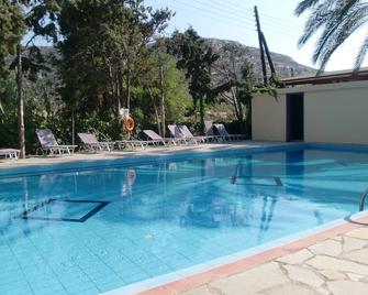 Hotel Neos Matala - Matala - Piscine