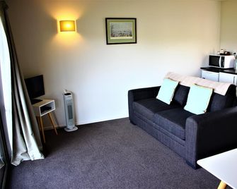 Duvauchelle Seaside Motel - Akaroa - Huiskamer
