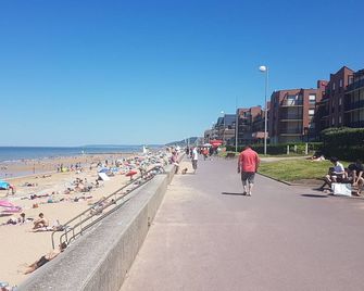 Apartment With Garden, Wifi, 50 M From The Sea And Thalassotherapie - Cabourg - Playa