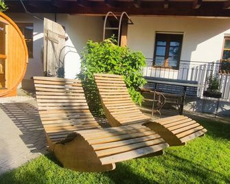 Ferienwohnung Jahnel - Waging am See - Innenhof