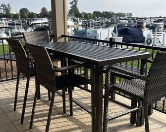 Full Remodel Done In 2023! Come Visit And Enjoy The View - Fontana-On-Geneva Lake - Balcón