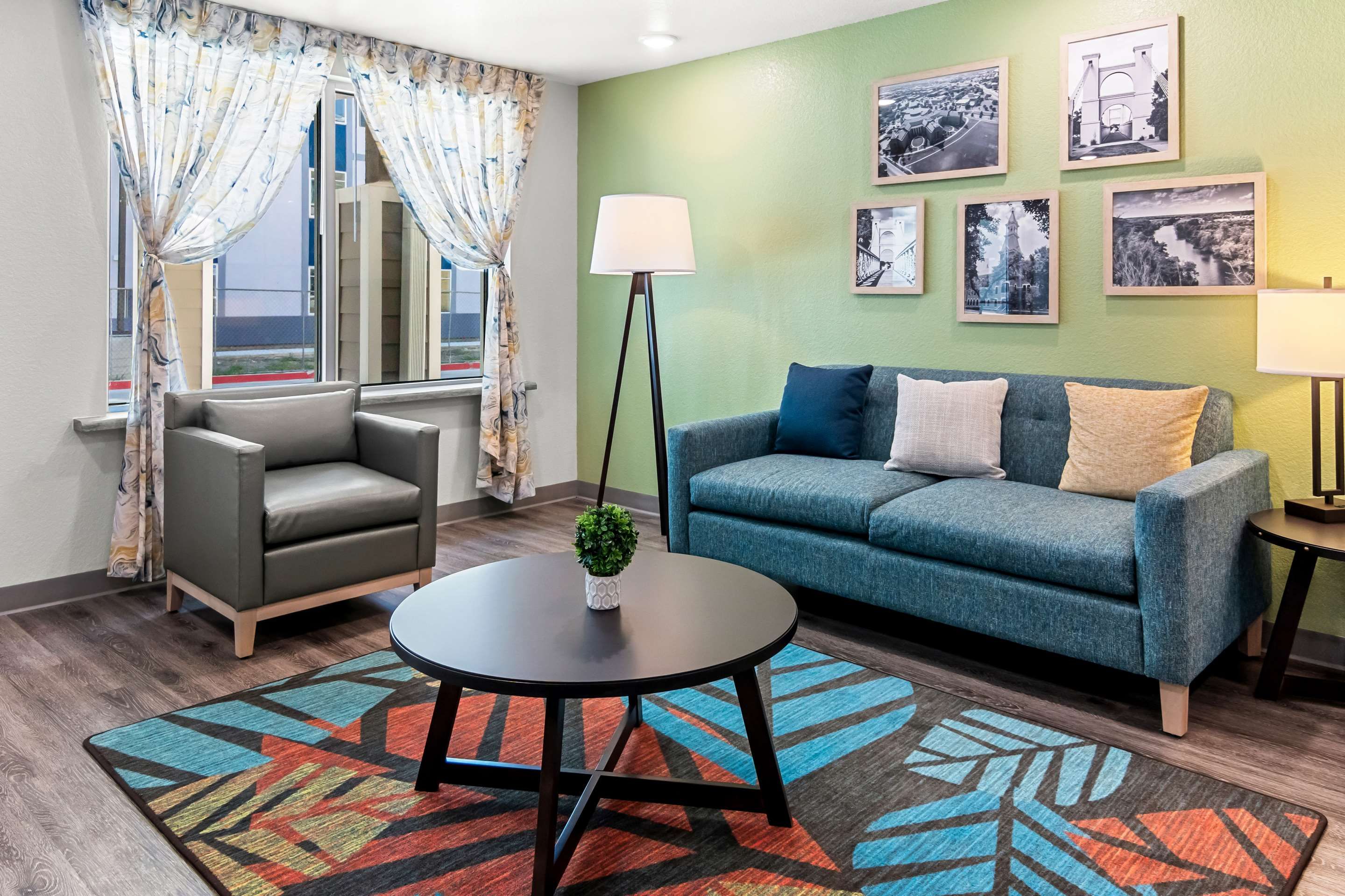 Woodspring Suites Waco South thumbnail 3