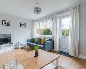 Howick House - Large 3 bedroom house, Gosforth - Longbenton - Ristorante