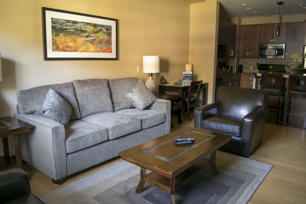 سيلفر كريك لودج - كانمور - غرفة معيشة