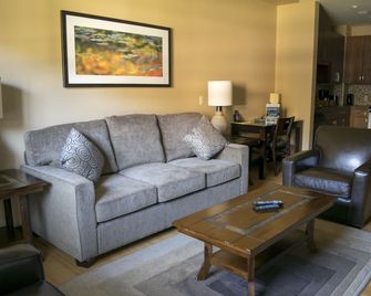 Silver Creek Lodge - Canmore - Sala de estar