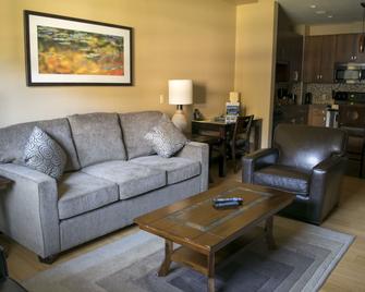 سيلفر كريك لودج - كانمور - غرفة معيشة