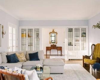 Winton Place | Open Private Pool +tennis Court - Lynchburg - Stue