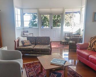 Lotti's House - Albany - Living room
