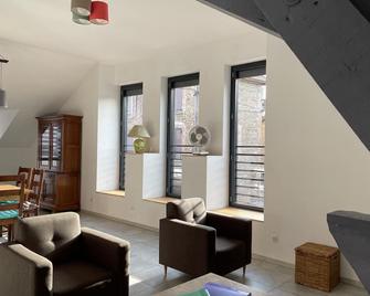 Large apartment in the heart of La Côte Saint André - La Côte-Saint-André - Salon