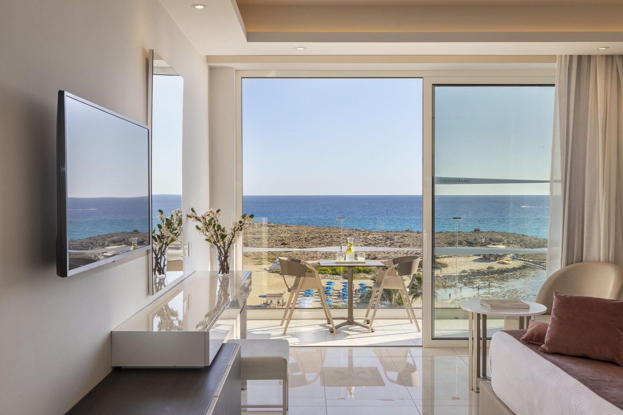 Chrysomare Beach Hotel & Resort - איה נאפה - מרפסת