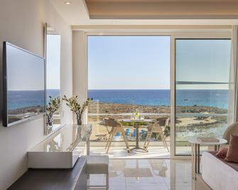 Chrysomare Beach Hotel & Resort - Ayia Napa - Balkon