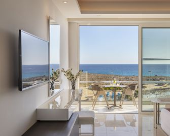 Chrysomare Beach Hotel & Resort - Agia Napa - Balkon