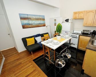 Midtown West Furnished Apartment 3br - New York - Kitchen