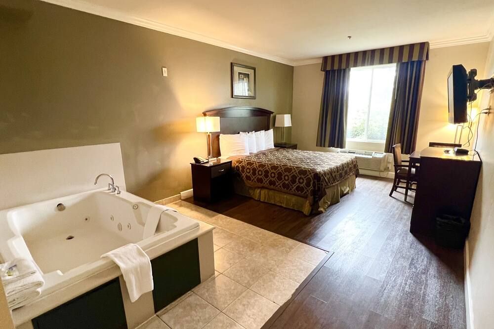 Harbor Inn & Suites thumbnail 3