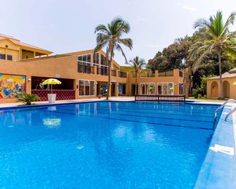 Tropic Garden Hotel - Banjul - Pool