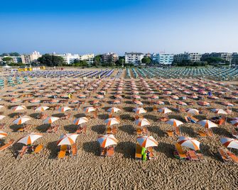 Hotel Alemagna Bed&Breakfast Bibione Lido del Sole - Bibione - חוף
