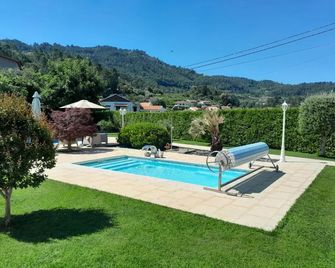 Arouca Passadiços Alojamento & Jacuzzi - Arouca - Piscina