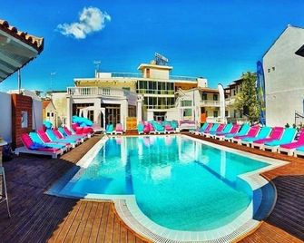 Trabukos Beach Complex - Kavos - Zwembad