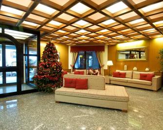 Hotel Residence Universo - Pré-Saint-Didier - Lobby