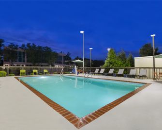 햄프턴 인 헌츠빌-아스널/사우스 파크웨이 - 헌츠빌 - 수영장