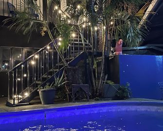 Hotel Oasis Managua - Managua - Piscina