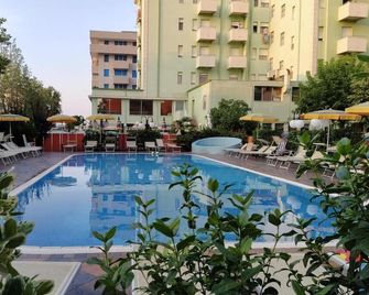 Hotel Prestigio - Cesenatico - Pool