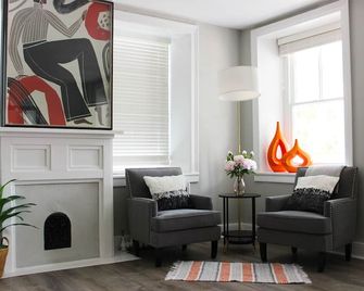 The National Hotel - Frenchtown - Sala de estar