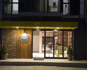 Sun Suit Hotel - Esmirna - Edificio